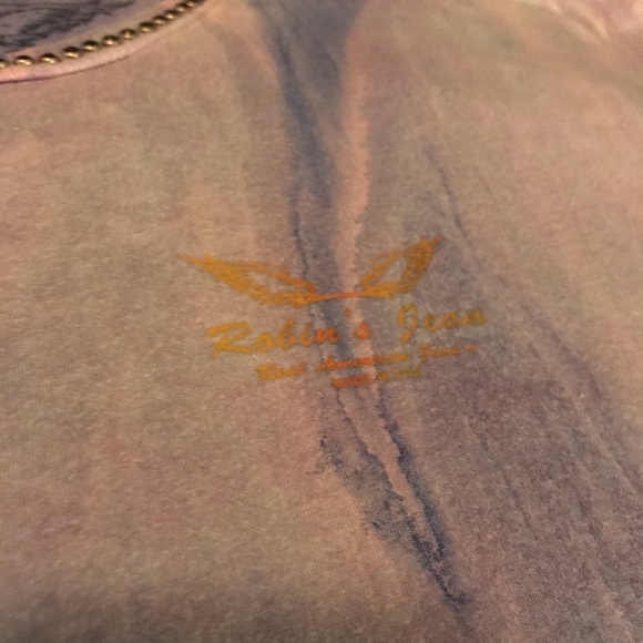 $SOLD$🔵 Robin’s Jean T-Shirt🔵🟣 - Picture 2 of 7